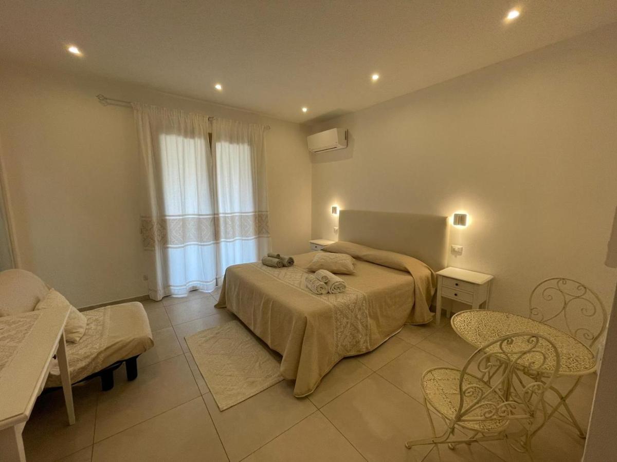 Nure Bed & Breakfast Stintino Bagian luar foto